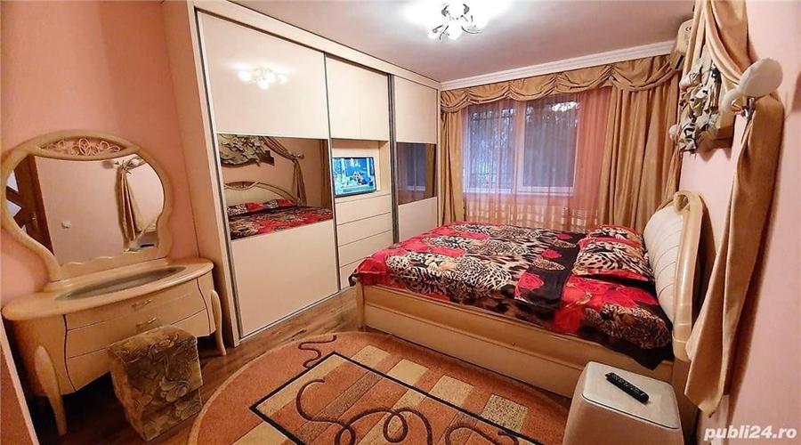 Apartament cu 3 camere decomandat în Est