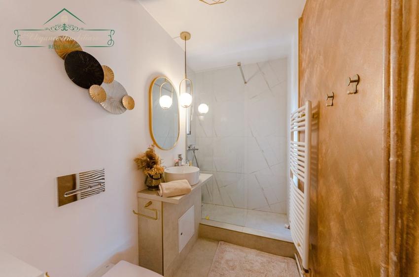 Apartament cu 5 camere decomandat, mobilat în Aurel Vlaicu