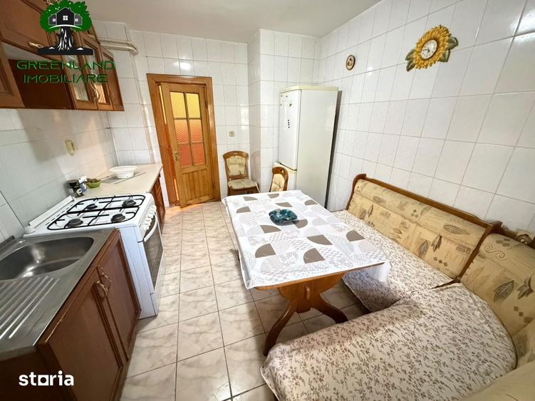 Apartament cu 3 camere decomandat în Păcurari