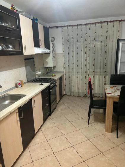 Apartament cu 2 camere decomandat în Micro 17