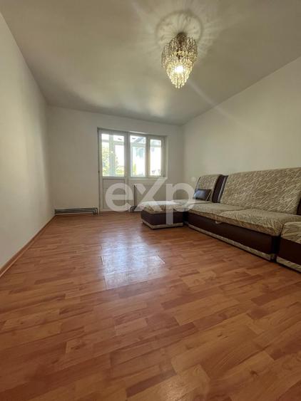 Apartament cu 2 camere decomandat, mobilat în Găești