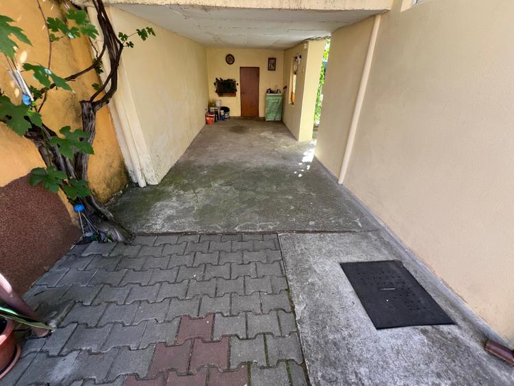 Casă individuală cu 3 camere cu Teren 230 Mp în Reșița