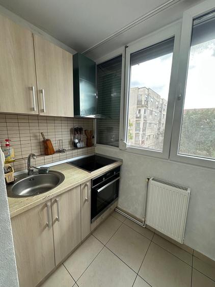 Inchiriez apartament 3 camere in Oradea - 1
