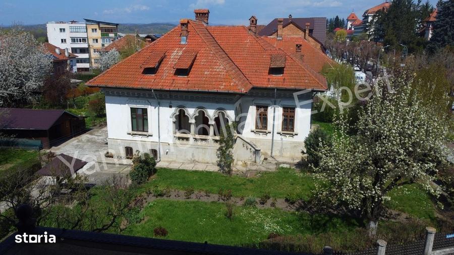 Casă cu 4 camere în Central