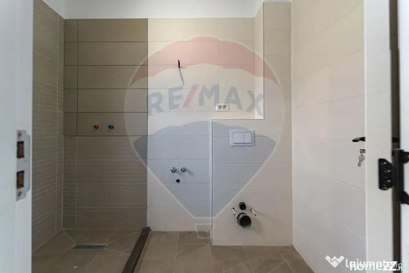 Casă cu 8 camere cu Teren 500 Mp în Tărlungeni