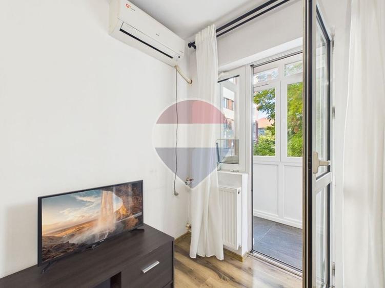 Apartament cu 2 camere semidecomandat, mobilat în Olteniței