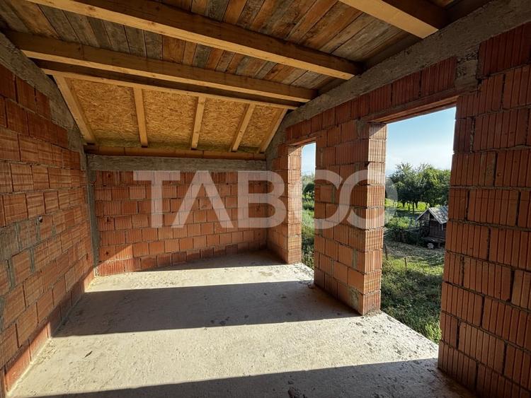 Casă individuală cu 5 camere cu Teren 700 Mp în Șura Mare