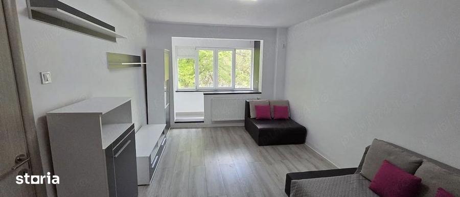 Apartament cu 2 camere decomandat, mobilat în Tei