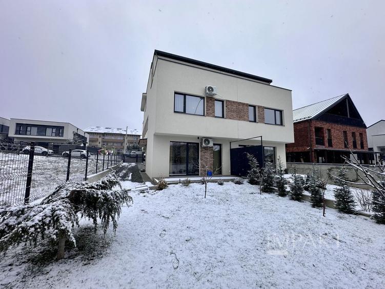 Duplex cu 6 camere cu Canalizare în Europa