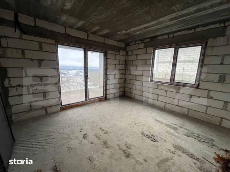 Casă cu 6 camere cu Teren 500 Mp în Dragomirești