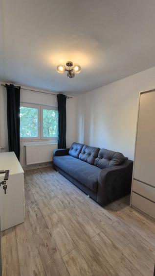 Apartament cu 4 camere decomandat în Central