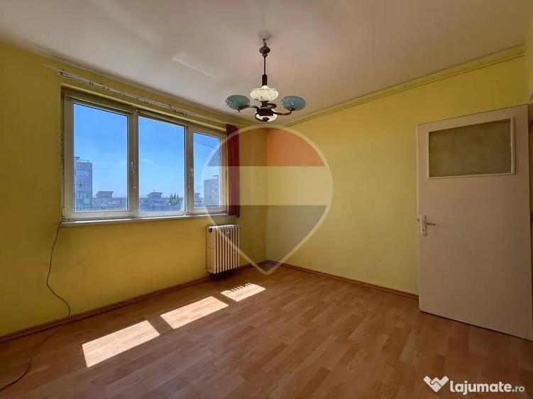 Apartament cu 2 camere semidecomandat în 1 Mai