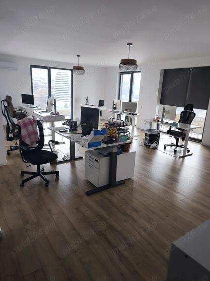 Apartament cu 4 camere decomandat în Sud