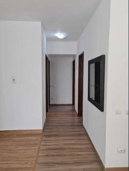 Apartament cu 3 camere semidecomandat în Tătărași
