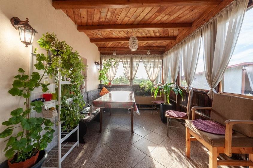 Casă individuală cu 6 camere cu Canalizare în Cuca