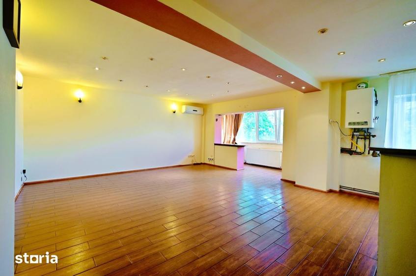 Apartament cu 4 camere decomandat în Vest
