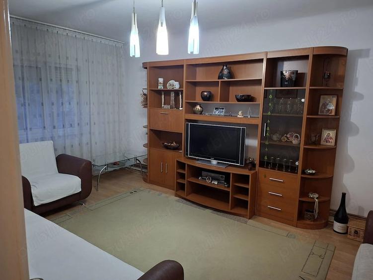 Apartament cu 4 camere decomandat în Brazda lui Novac