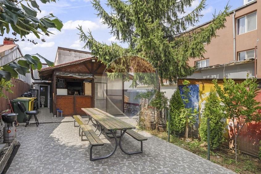 Casă individuală cu 14 camere cu Teren 457 Mp în Rahova