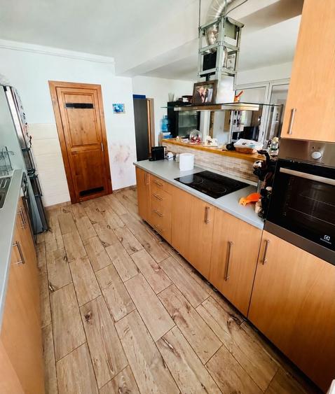 Apartament cu 3 camere decomandat, mobilat în Exterior Sud