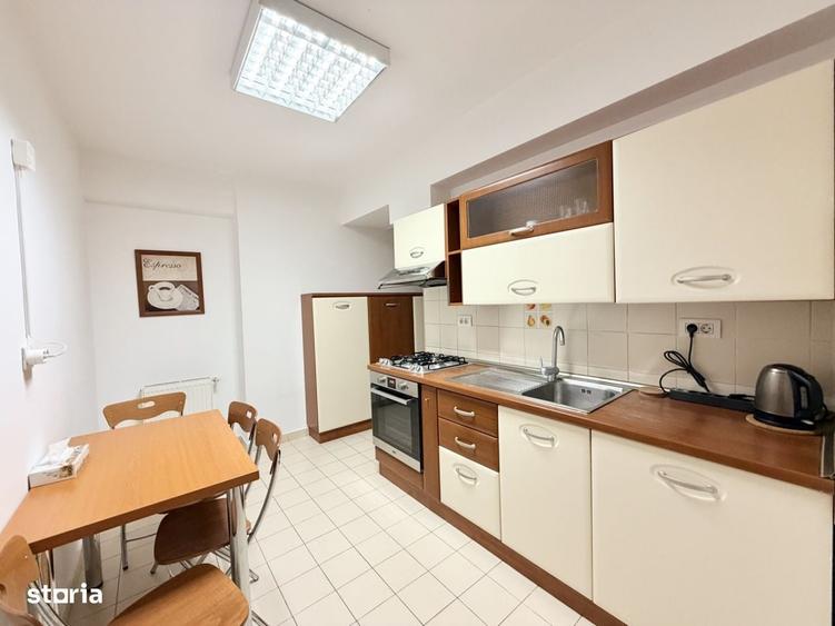 Apartament cu 3 camere semidecomandat în Herăstrău