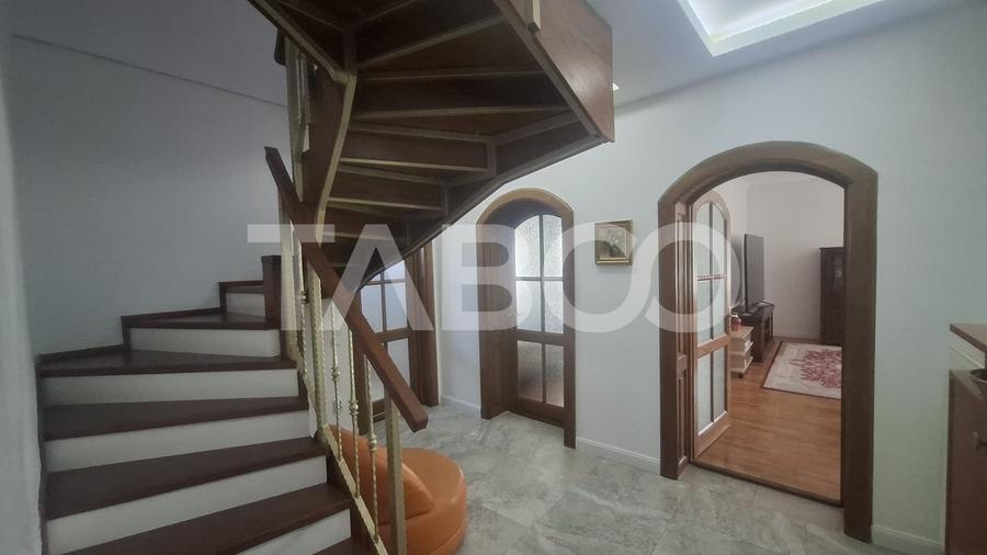 Apartament 4 camere 155 mp 2 balcoane garaj inchis Central Sibiu - 9