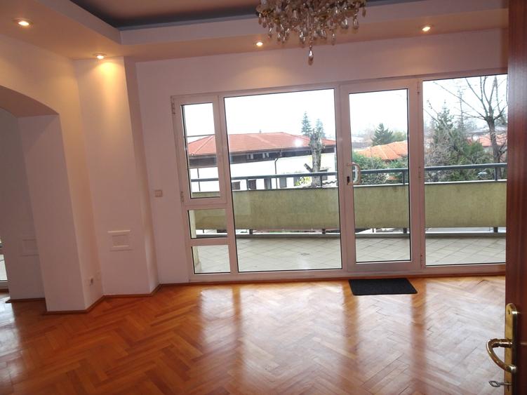 Apartament cu 5 camere, mobilat în Primăverii
