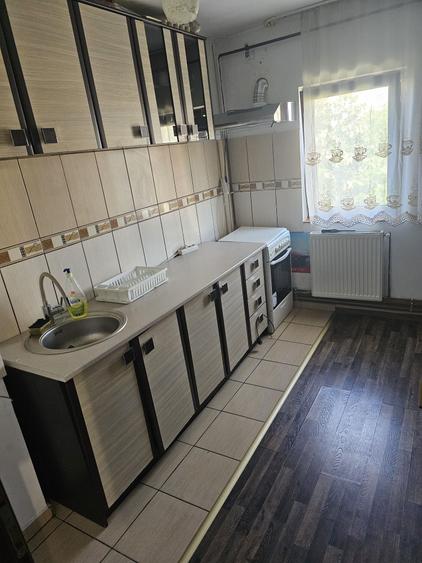 Apartament cu 2 camere semidecomandat în Aradului