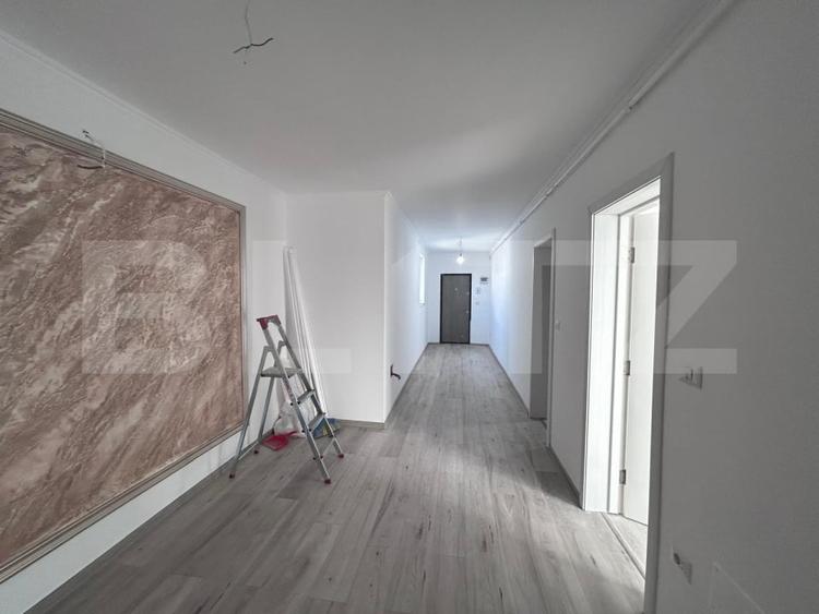 Apartament cu 3 camere semidecomandat în Nord