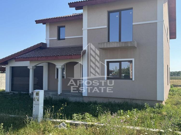 Casă cu 5 camere cu Teren 602 Mp în Ghiroda