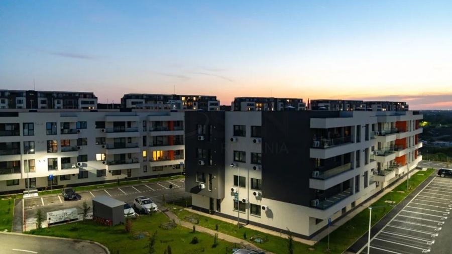 Apartament cu 2 camere decomandat, mobilat în Central