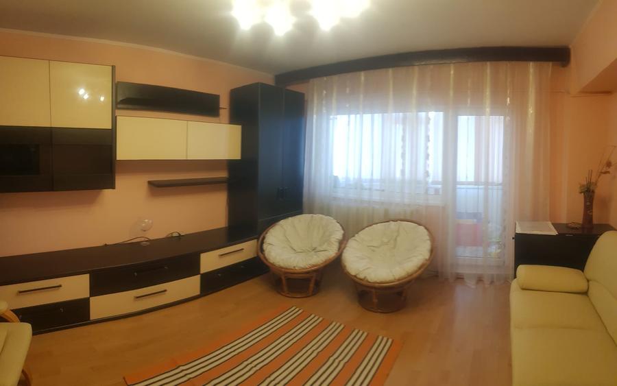 Apartament cu 3 camere decomandat în Buzaului