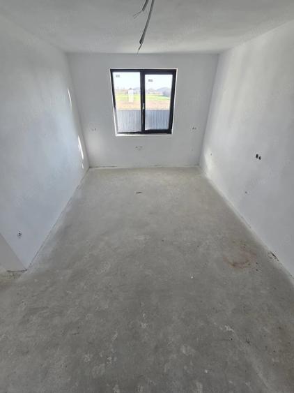 Casă cu 4 camere cu Teren 465 Mp în Odoreu