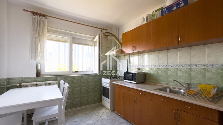 Apartament cu 3 camere decomandat în Politehnica