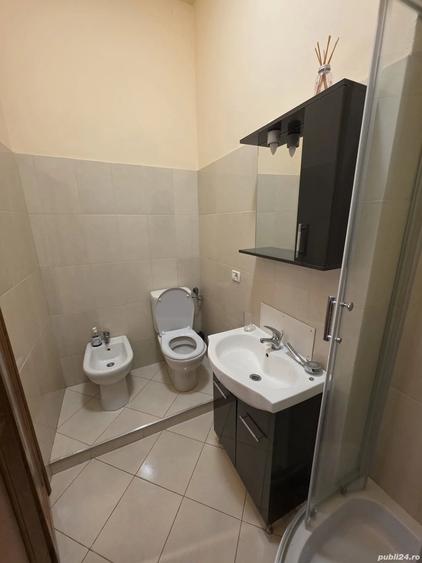 Apartament cu 3 camere semidecomandat în Ultracentral