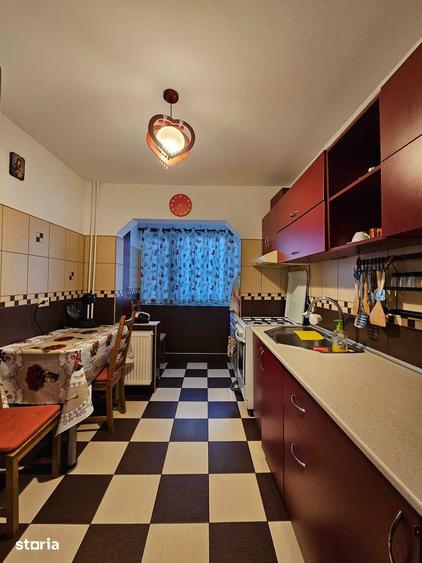 Apartament cu 3 camere decomandat în Colentina