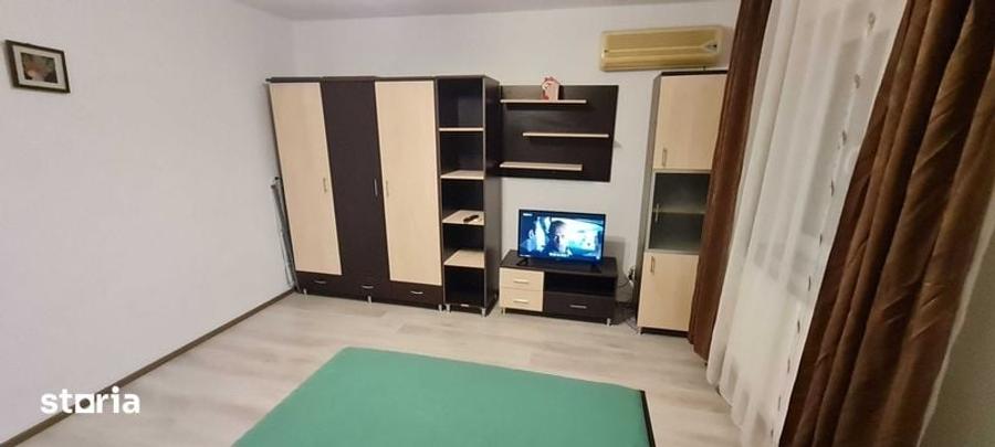 Garsonieră decomandată în Central