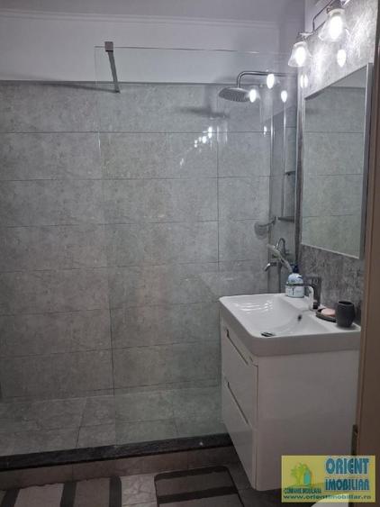 Apartament cu 2 camere semidecomandat în Casa de Cultură