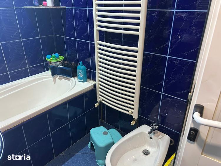 Apartament cu 4 camere decomandat în Prundu