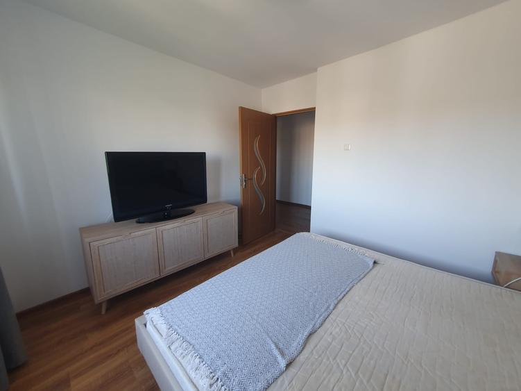 Apartament cu 3 camere decomandat în Lipovei