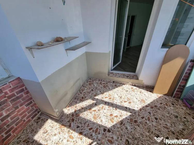 Apartament cu 3 camere decomandat, mobilat în Trocadero