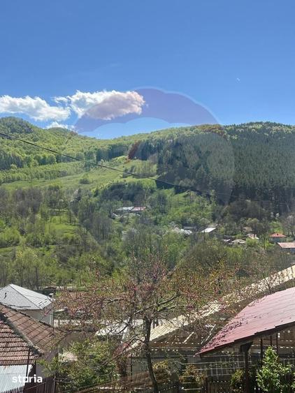 Casă cu 4 camere cu Teren 700 Mp în Chiojdu