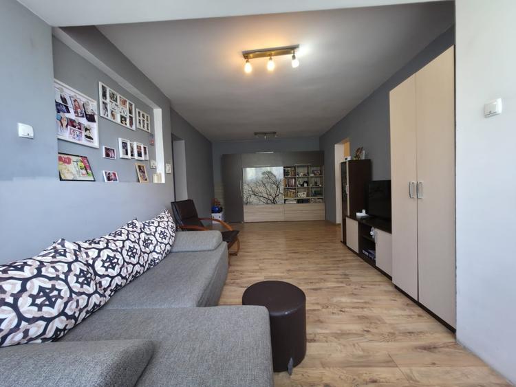 Apartament cu 3 camere semidecomandat, mobilat în Săsar
