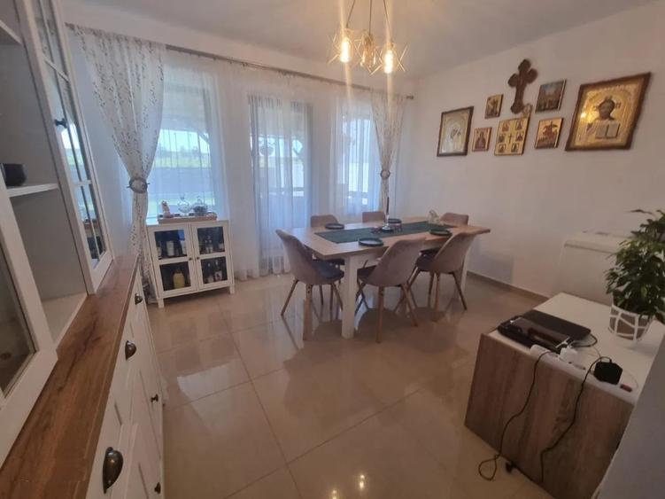 Casă individuală cu 4 camere cu Teren 500 Mp în Moara Nica