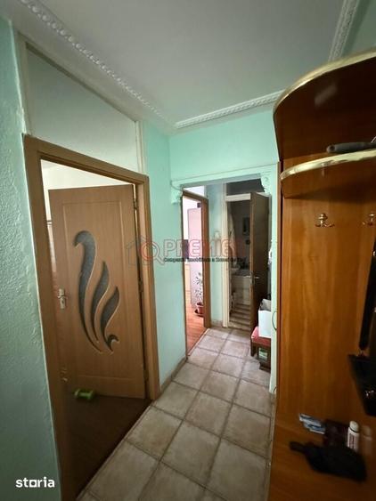 Apartament cu 4 camere în Berceni