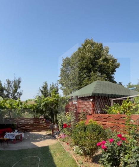 Casă cu 4 camere cu Teren 2853 Mp în Central