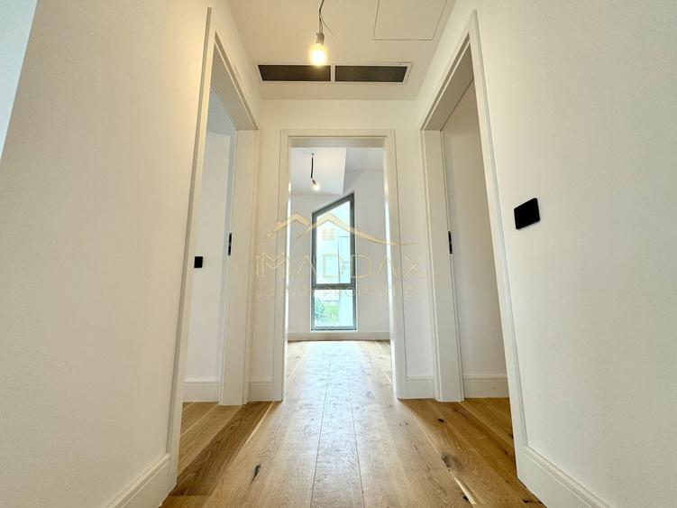 Duplex cu 6 camere cu Canalizare în Iancu Nicolae