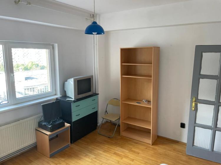 Apartament cu 4 camere decomandat, mobilat în Central