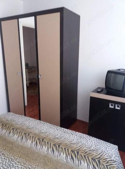 Apartament cu 4 camere semidecomandat în Orșova