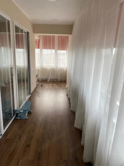 Apartament cu 3 camere decomandat, mobilat în Faleza Nord