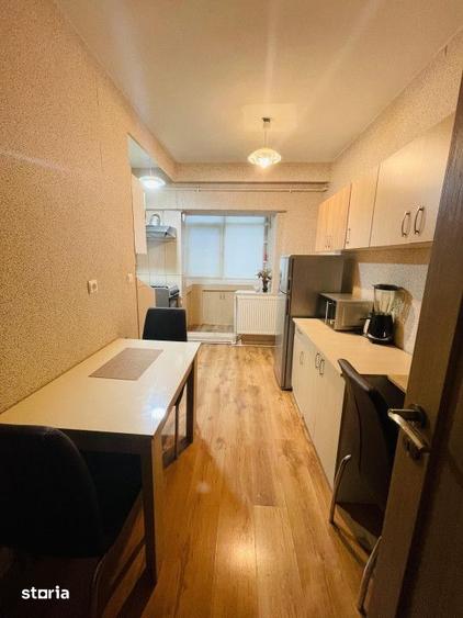 Apartament cu 3 camere decomandat, mobilat în Delfinariu